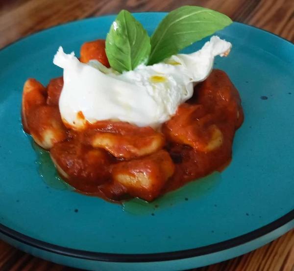 Paste cu Sos Pomodoro 🍅 & Burrata